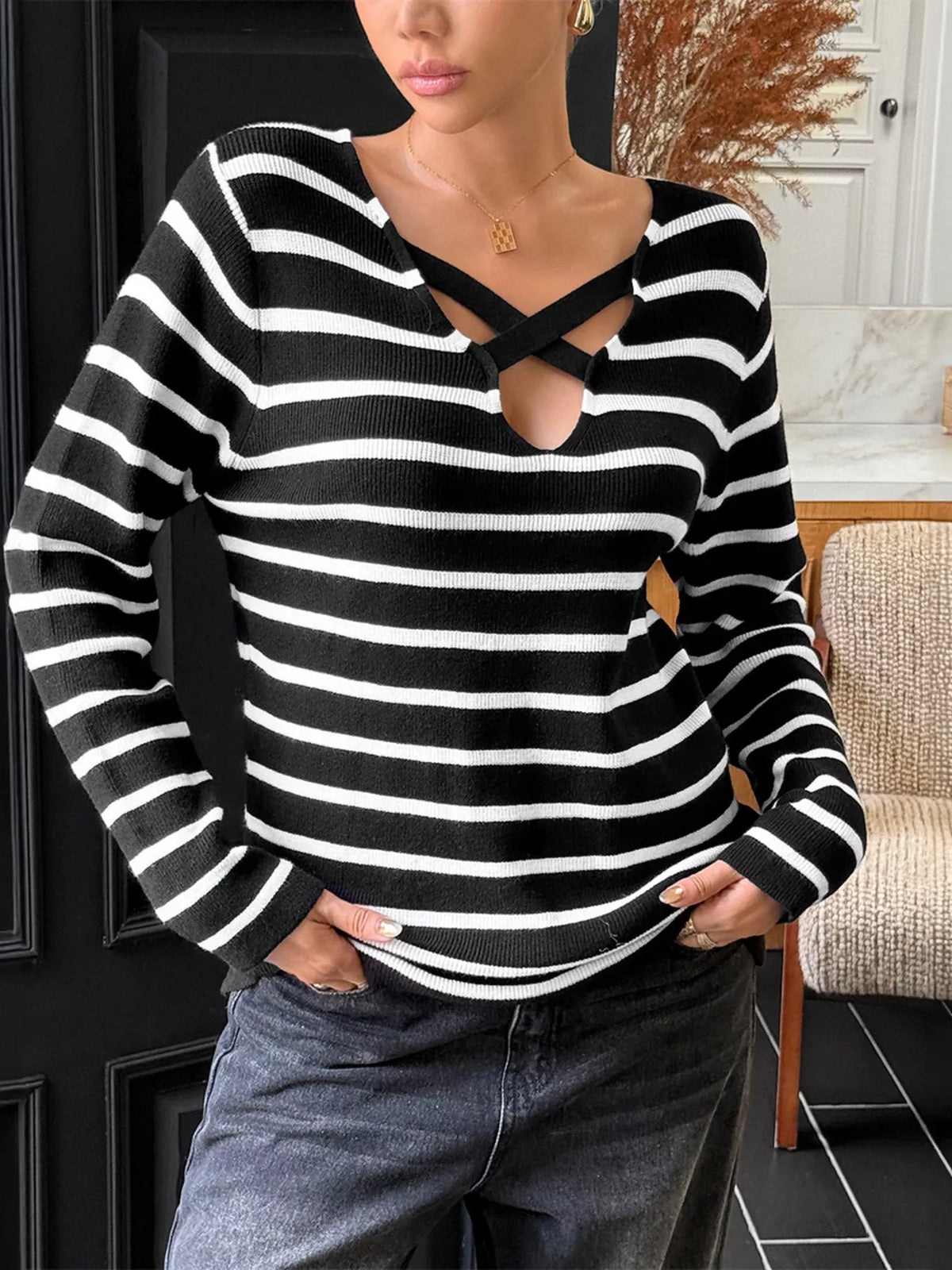Striped cross front top detail