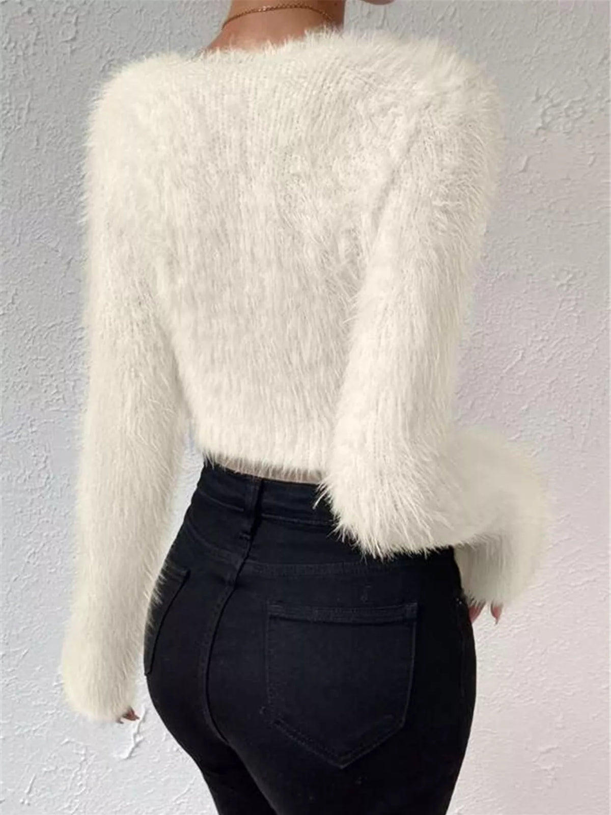 Fluffy knit sweater texture detail
