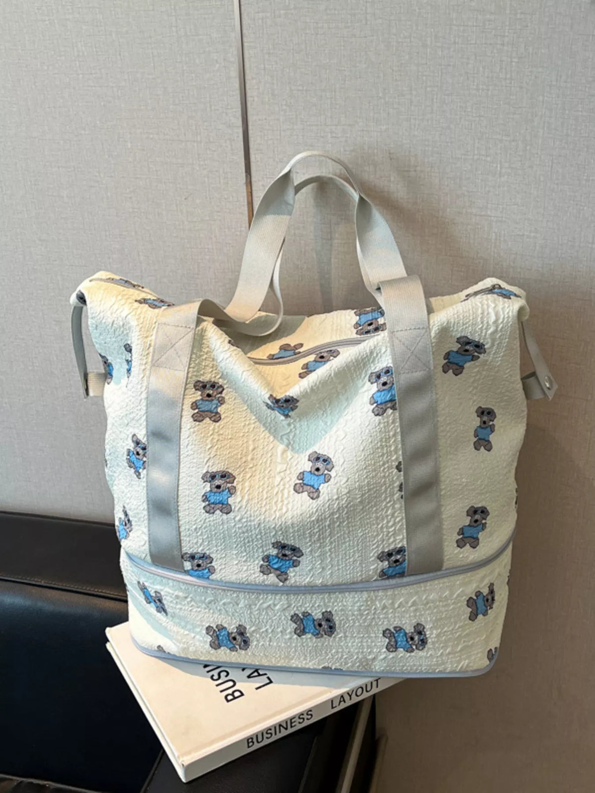 Purple teddy bear print travel bag