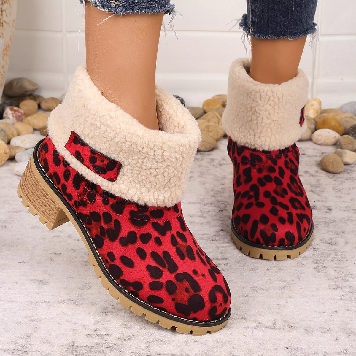 Leopard boots heel detail