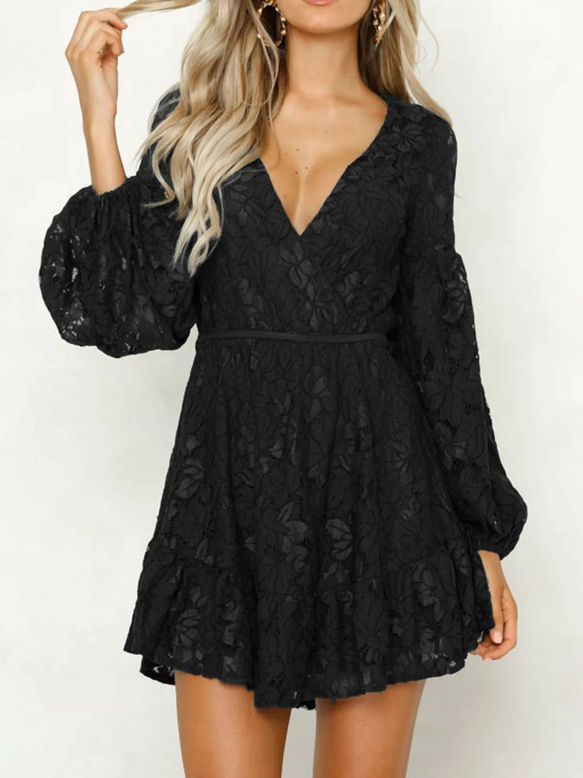 V neckline lace detail close up