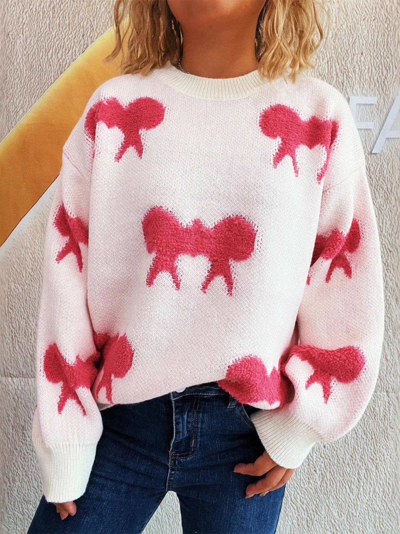 Bow Pattern Round Neck Sweater - Fashorio