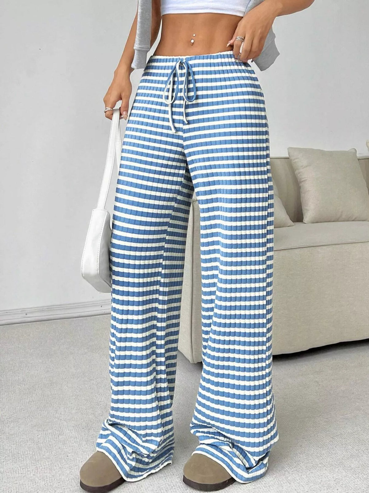 Color range of the ribbed pants
