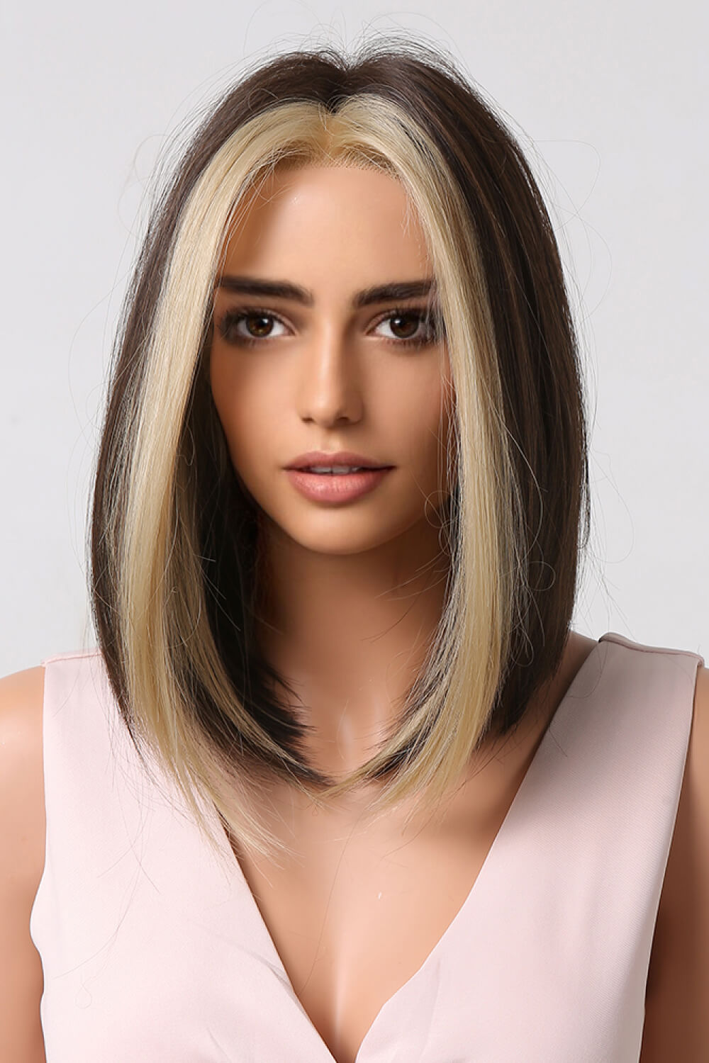 Front view of brown and blonde straight wig