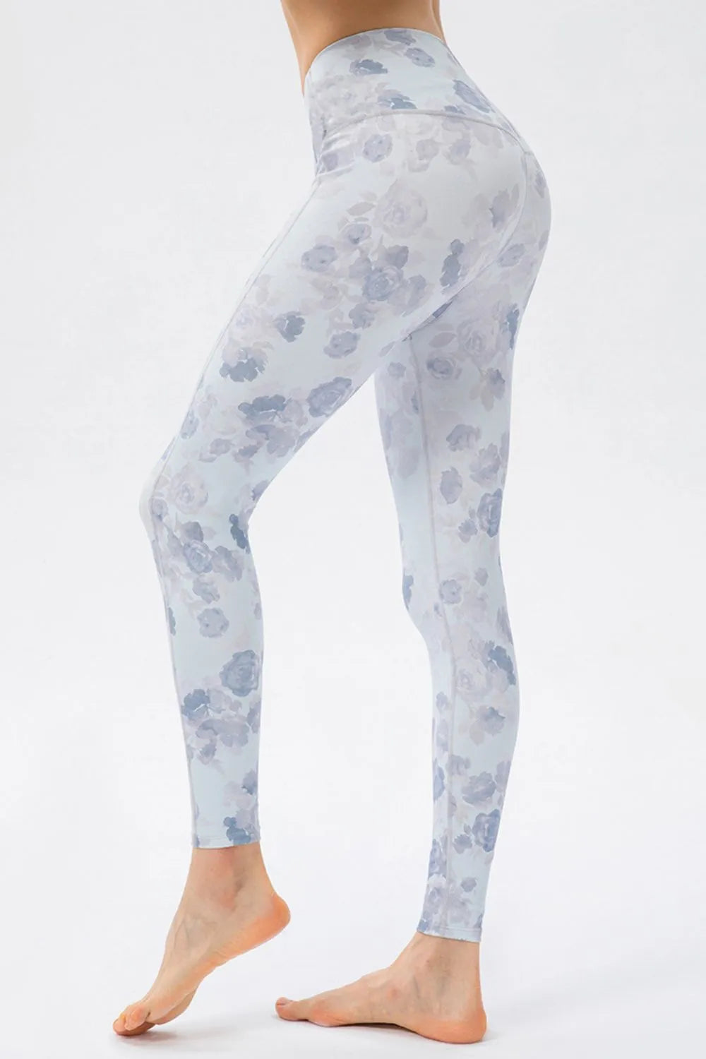 White high waist skinny pants front view