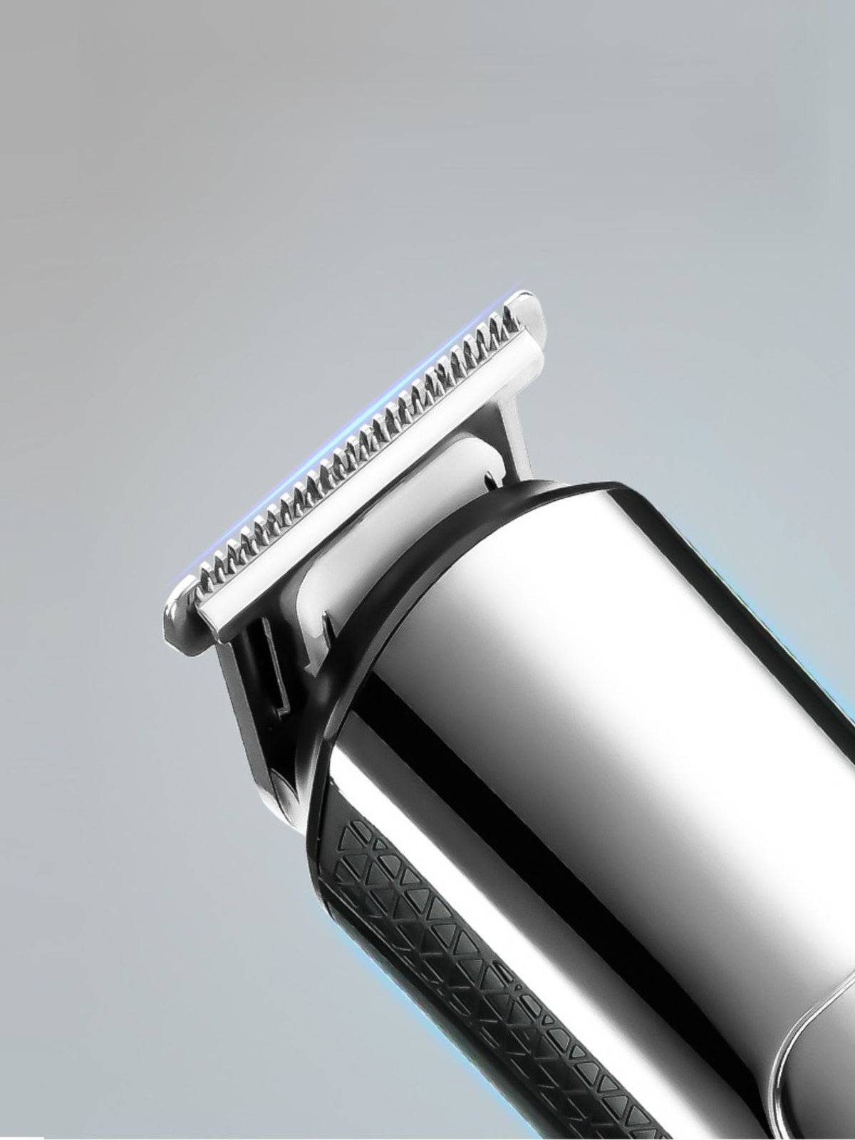 Clipper with guide combs