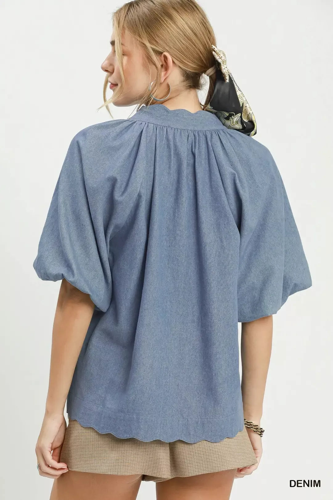 Umgee denim chambray scallop hem puff sleeve top, side view