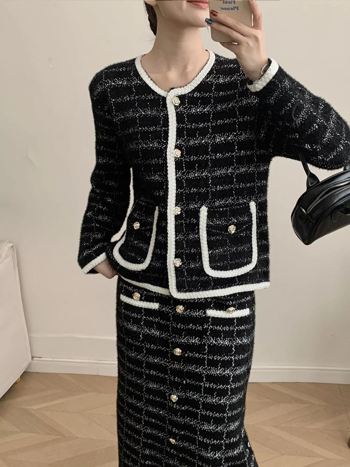 Contrast trim jacket detail