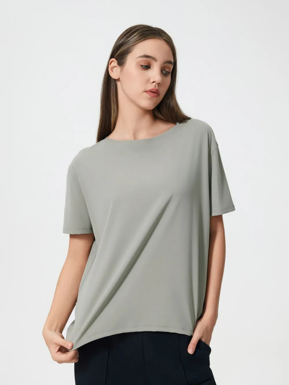 Round neck short sleeve active t-shirt model wearing back