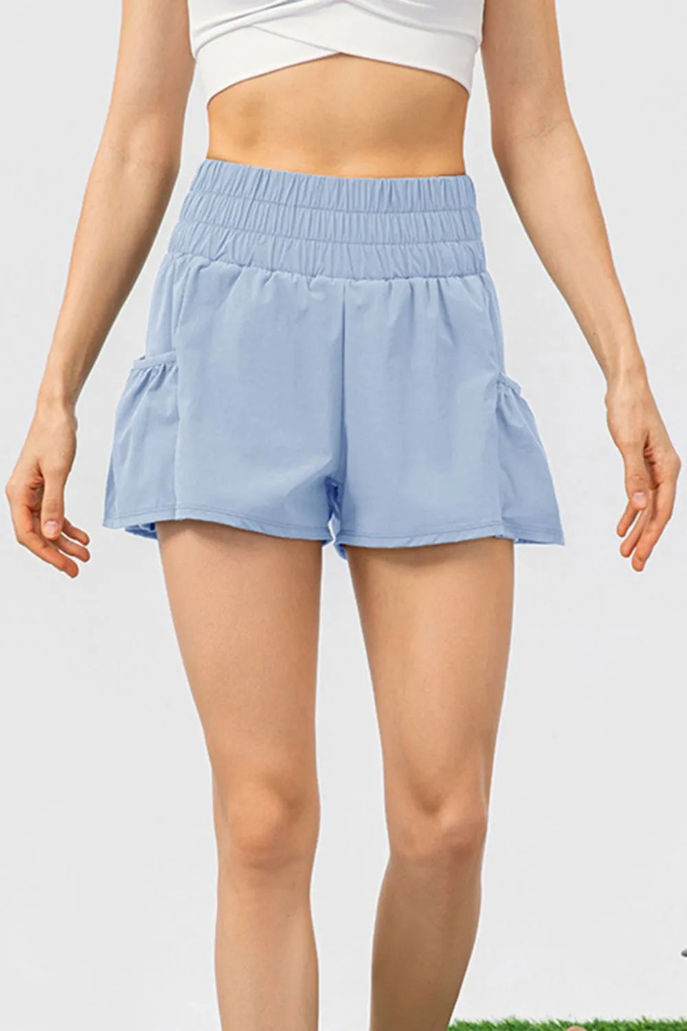 Elastic waist pocketed active shorts