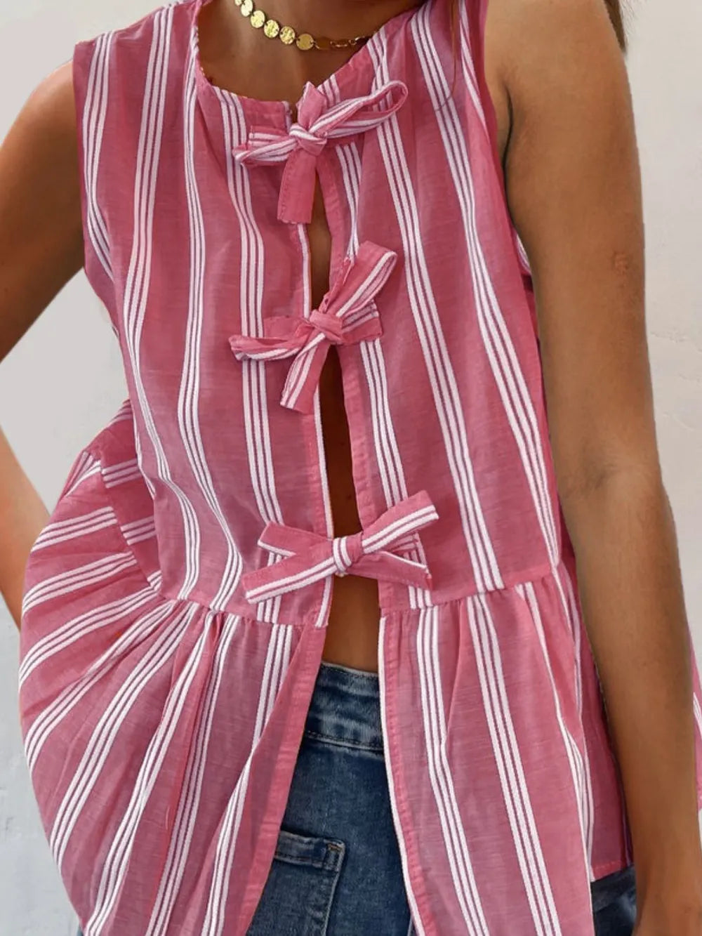 Round neck striped tank top complete summer outfit