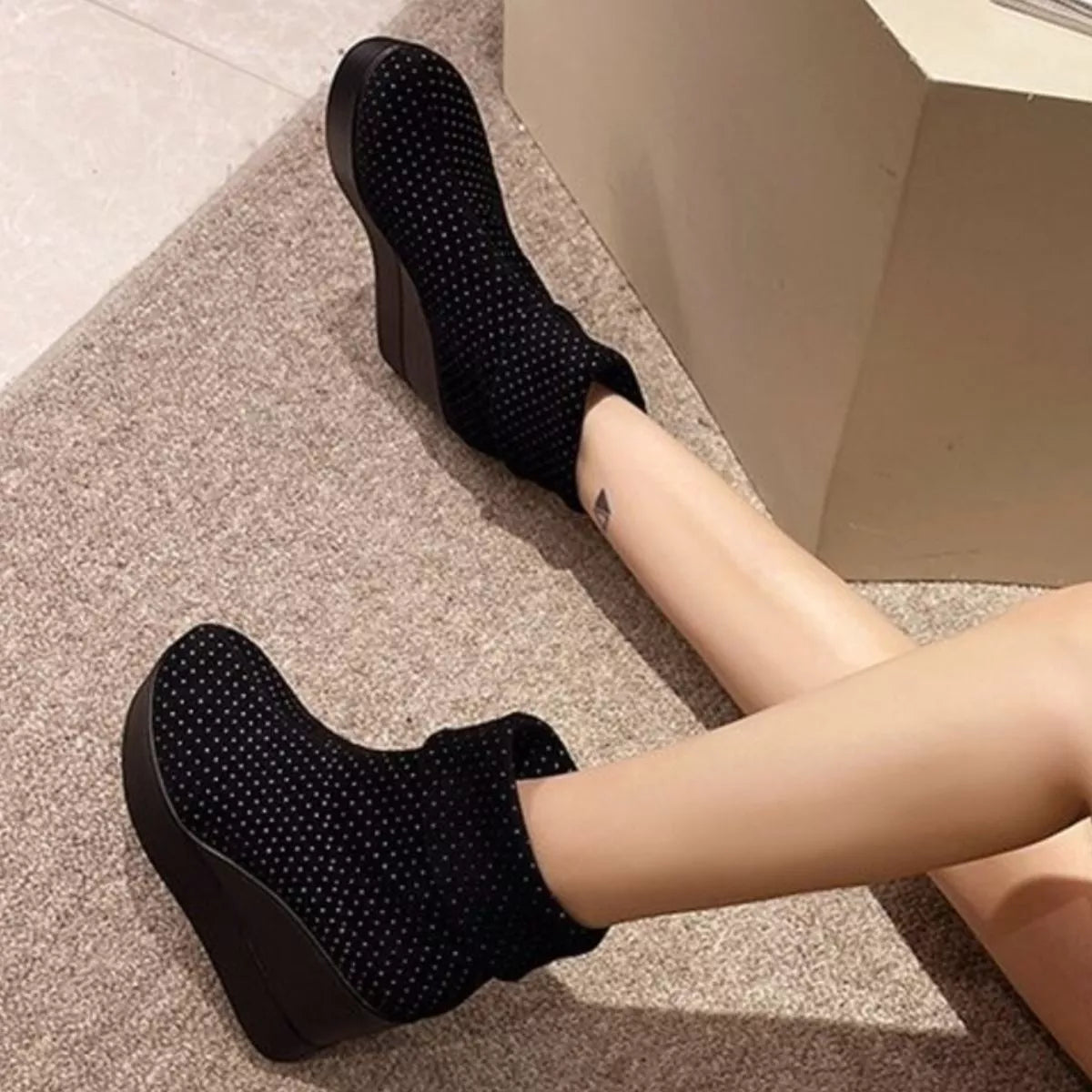 Round Toe Wedge Boots sole and heel detail