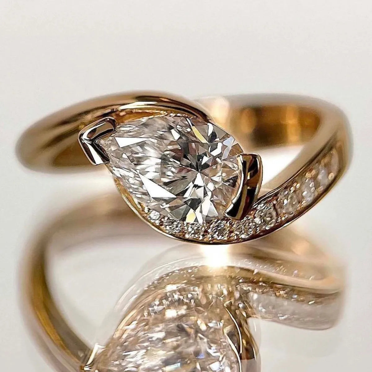 Fashorio 1.5 Carat Moissanite 925 Sterling Silver Ring