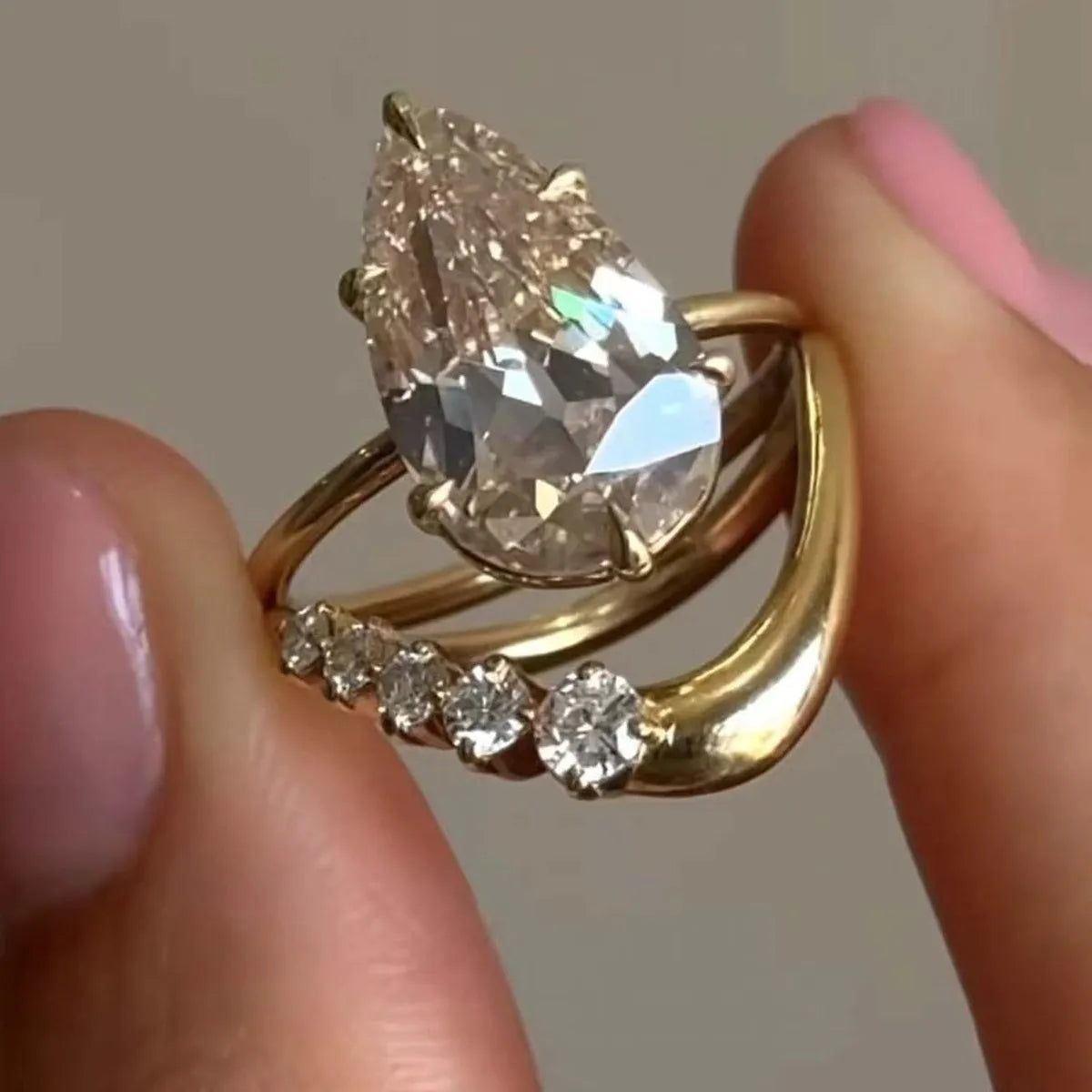 Fashorio 1.5 Carat Moissanite Teardrop Ring 2pcs Set