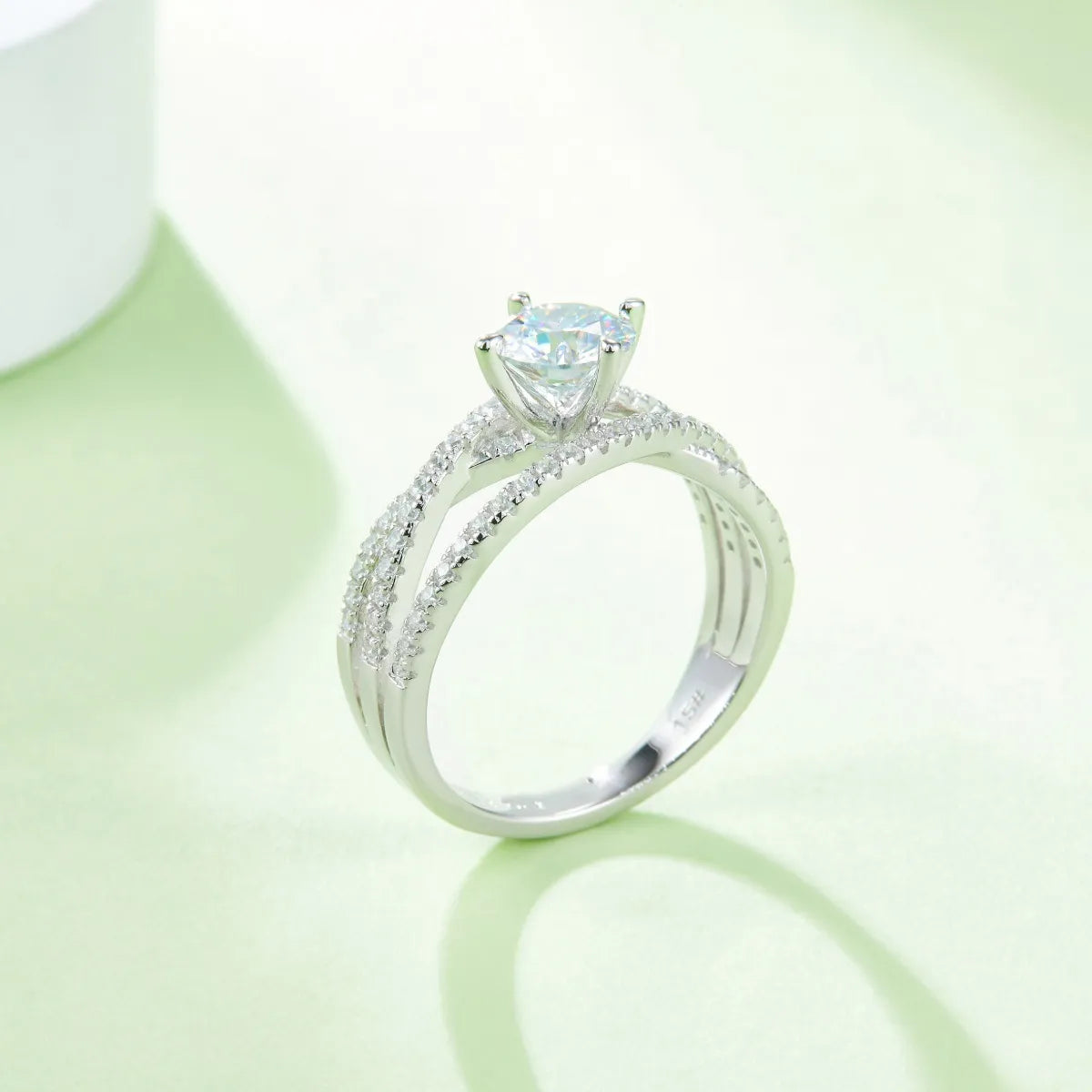 Fashorio 1 Carat Moissanite 925 Sterling Silver Ring