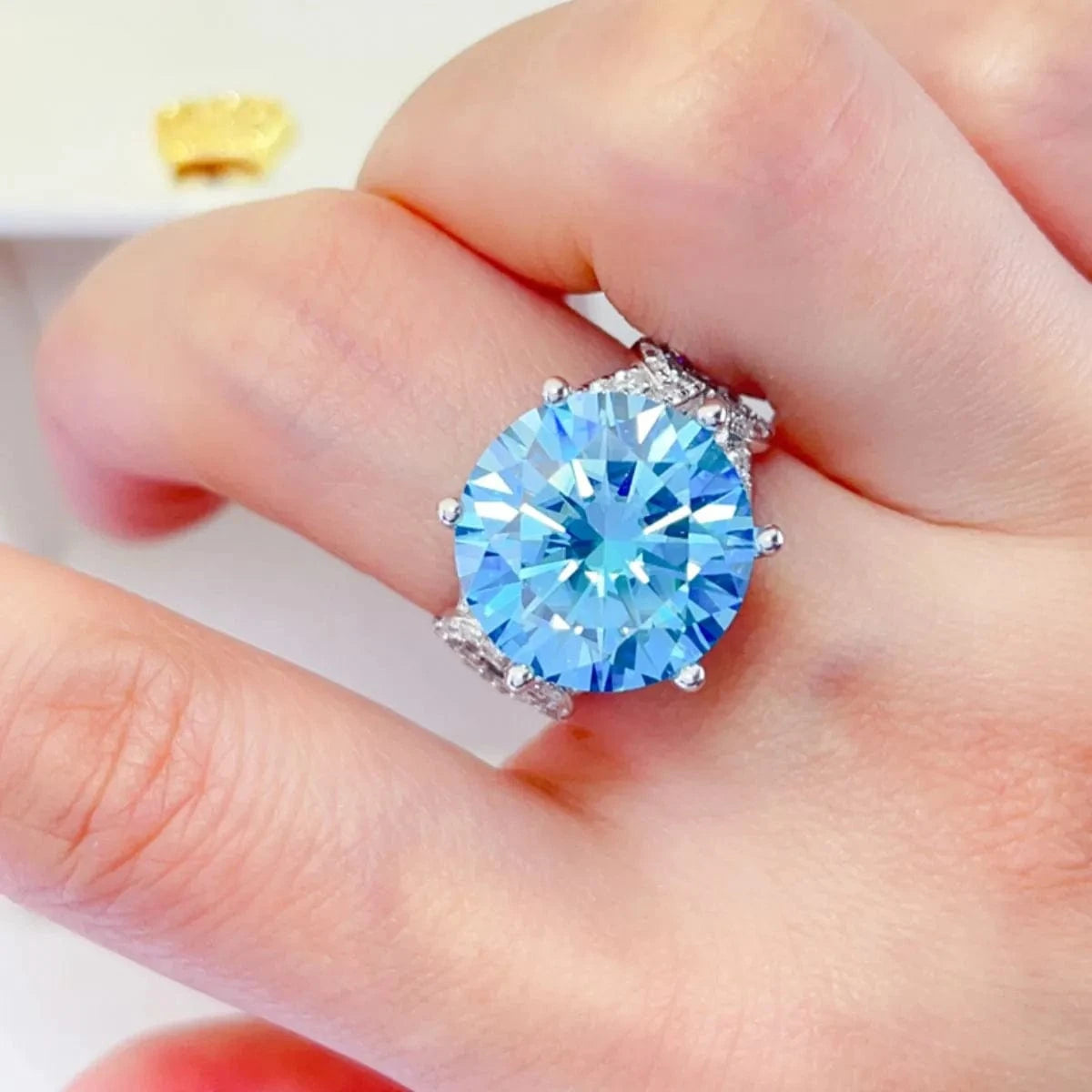 Fashorio 10 Carat Moissanite 925 Sterling Silver Ring