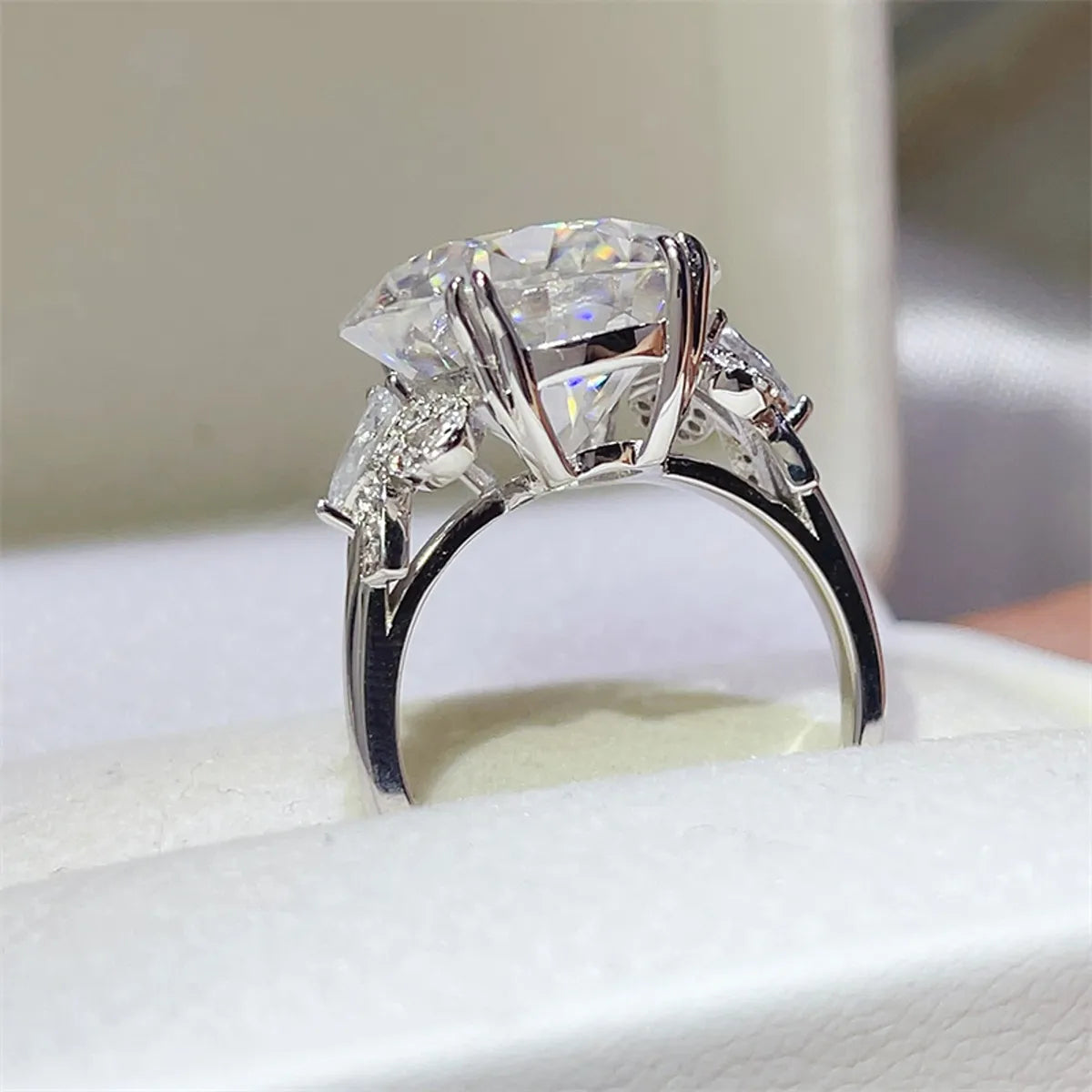 Fashorio 10 Carat Moissanite 925 Sterling Silver Ring