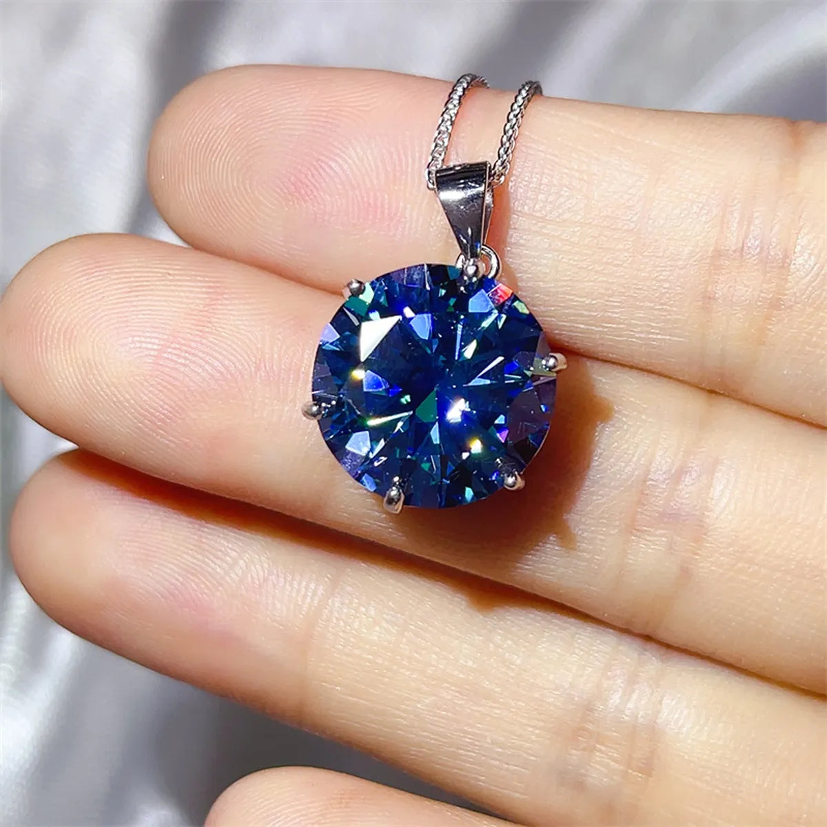 Fashorio 10 Carat Moissanite 925 Sterling Silver Ring and Necklace Set