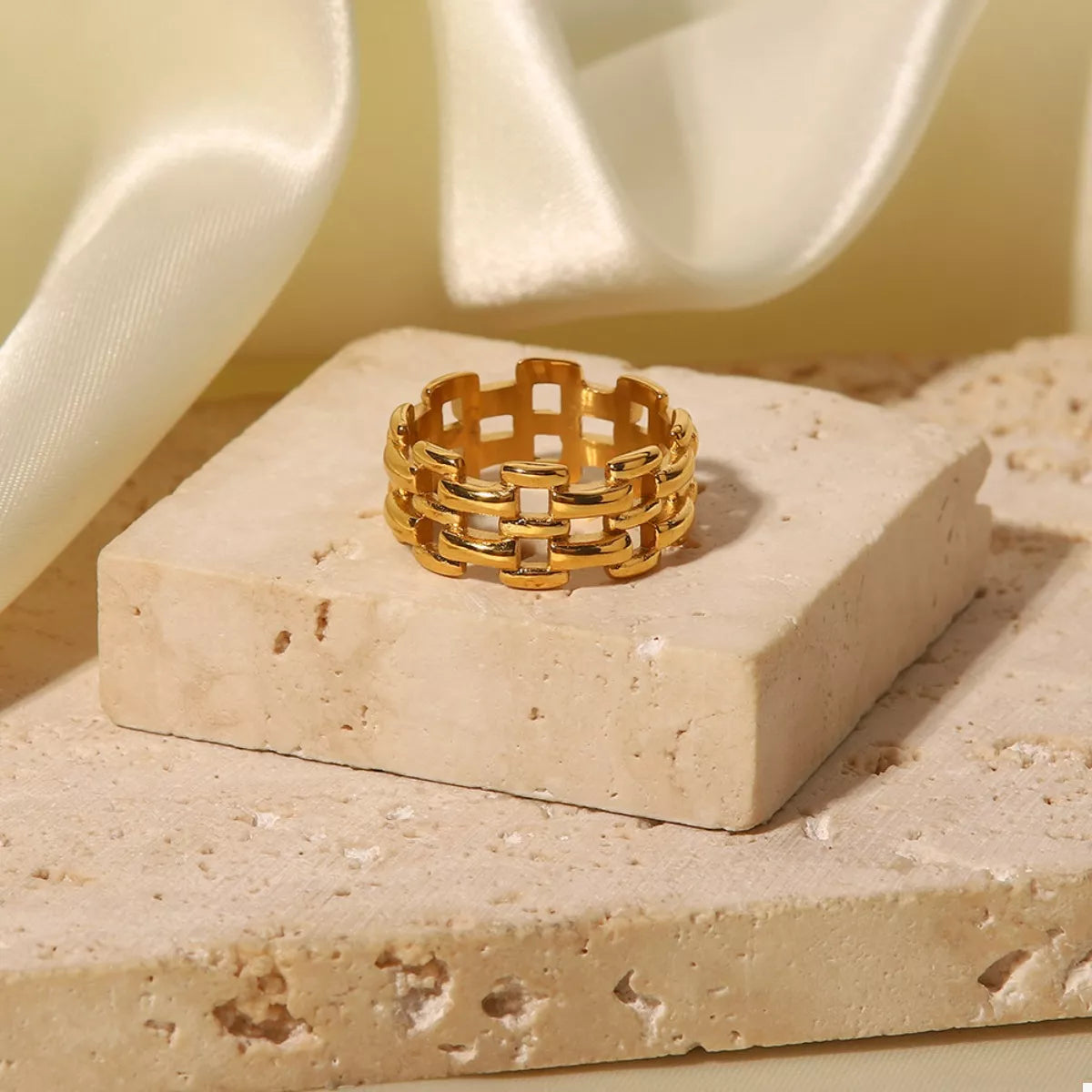 Fashorio 18K Gold-Plated Cutout Ring