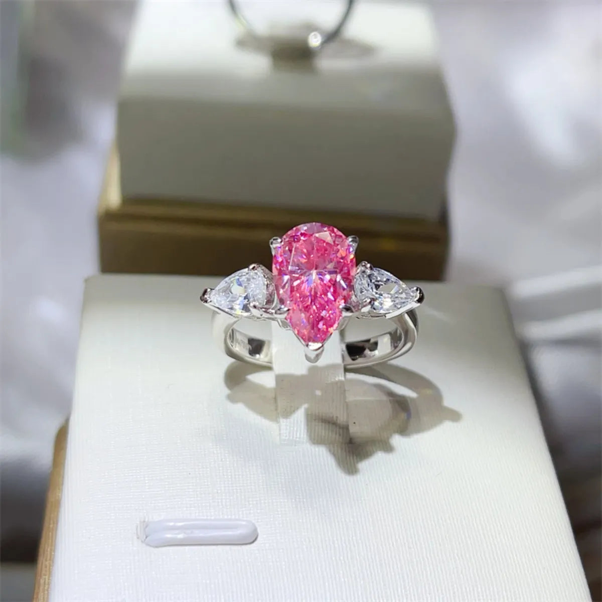 Fashorio 2 Carat 925 Sterling Silver Moissanite Ring