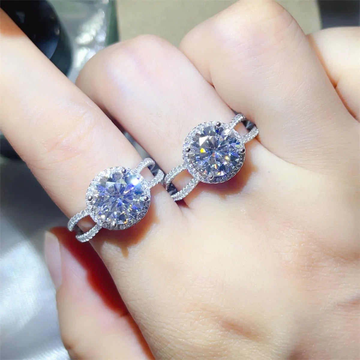 Fashorio 2 Carat 925 Sterling Silver Moissanite Ring