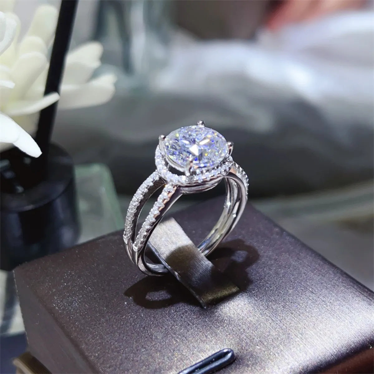 Fashorio 2 Carat 925 Sterling Silver Moissanite Ring