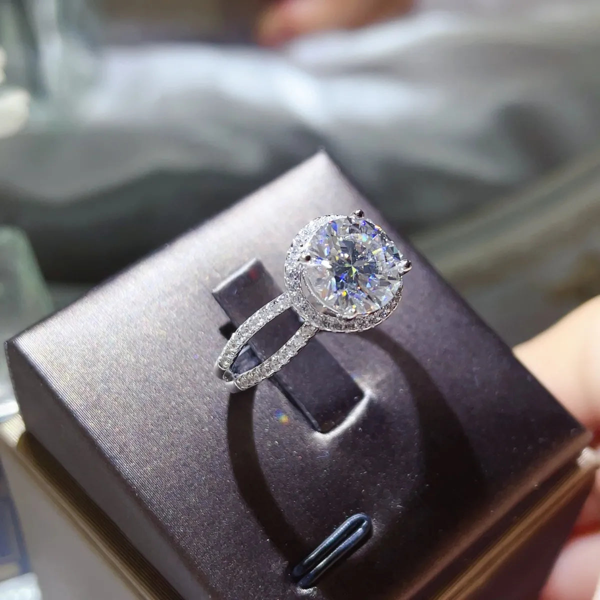 Fashorio 2 Carat 925 Sterling Silver Moissanite Ring