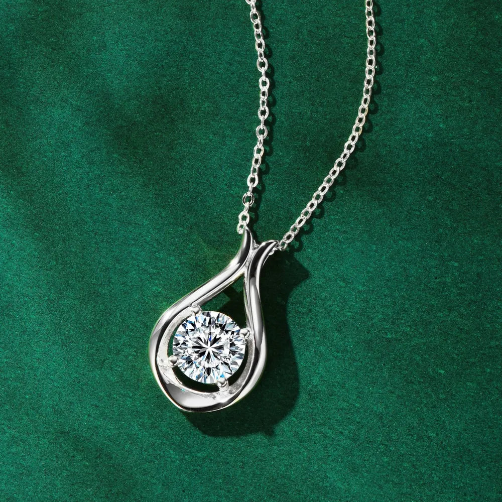 Fashorio 2 Carat Moissanite 925 Sterling Silver Pendant Necklace