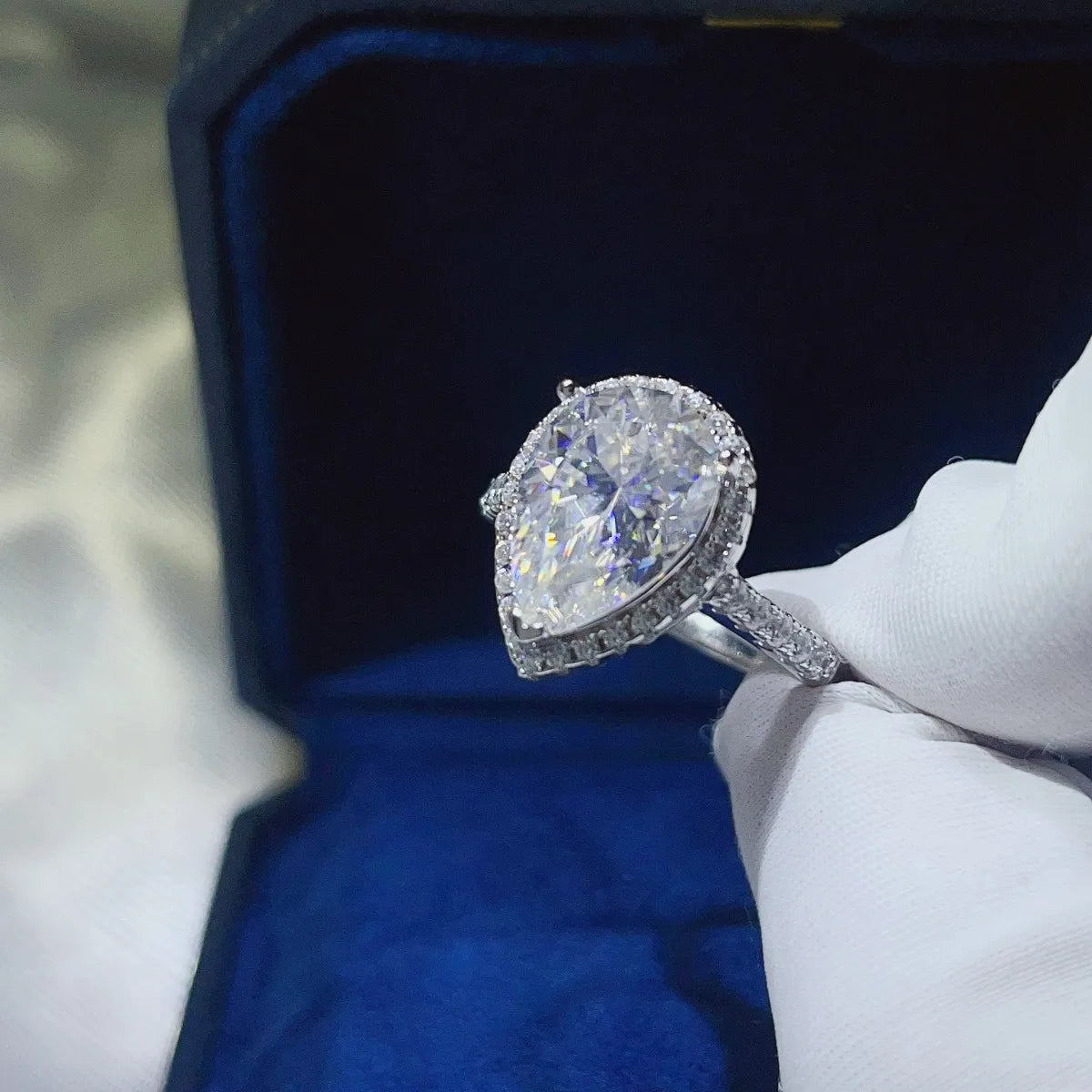 Fashorio 2 Carat Moissanite 925 Sterling Silver Ring