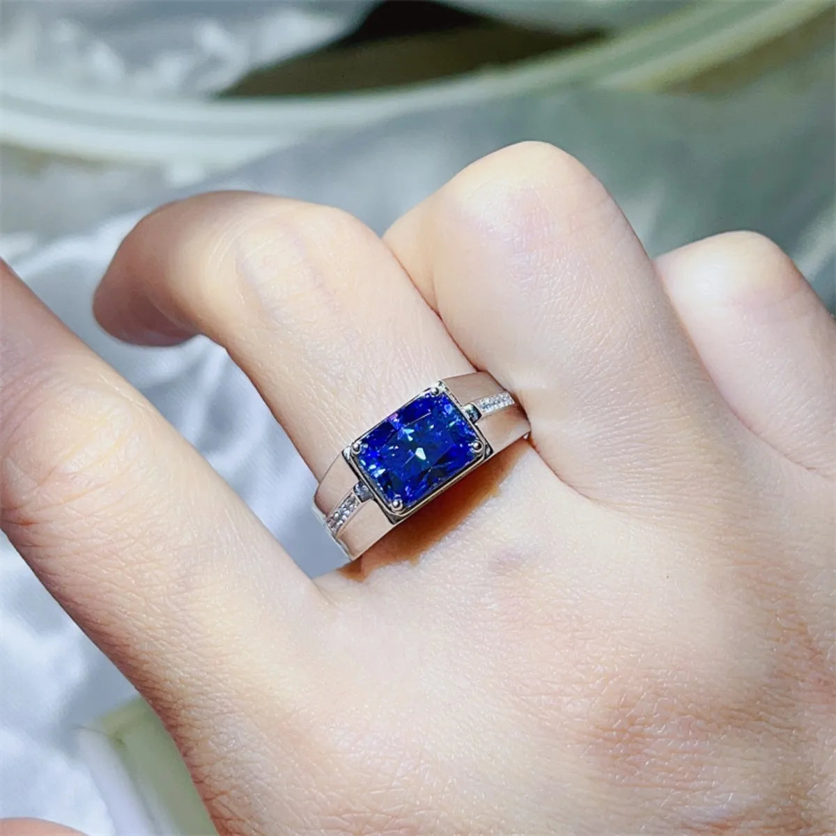 Fashorio 2 Carat Moissanite 925 Sterling Silver Ring