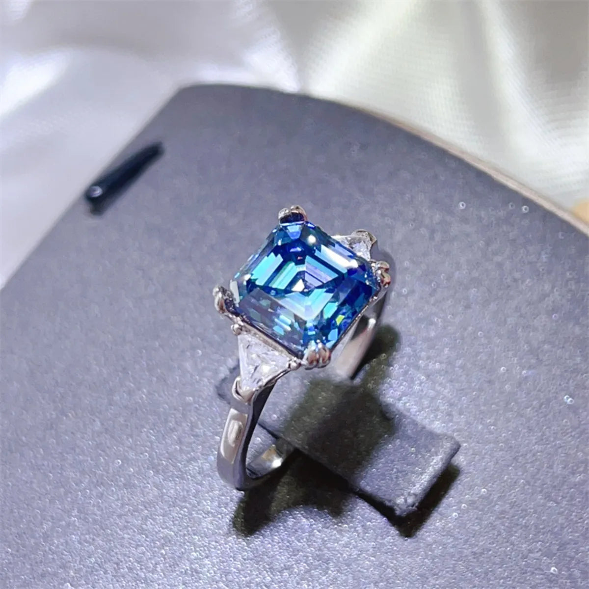 Fashorio 3 Carat Moissanite 925 Sterling Silver Ring