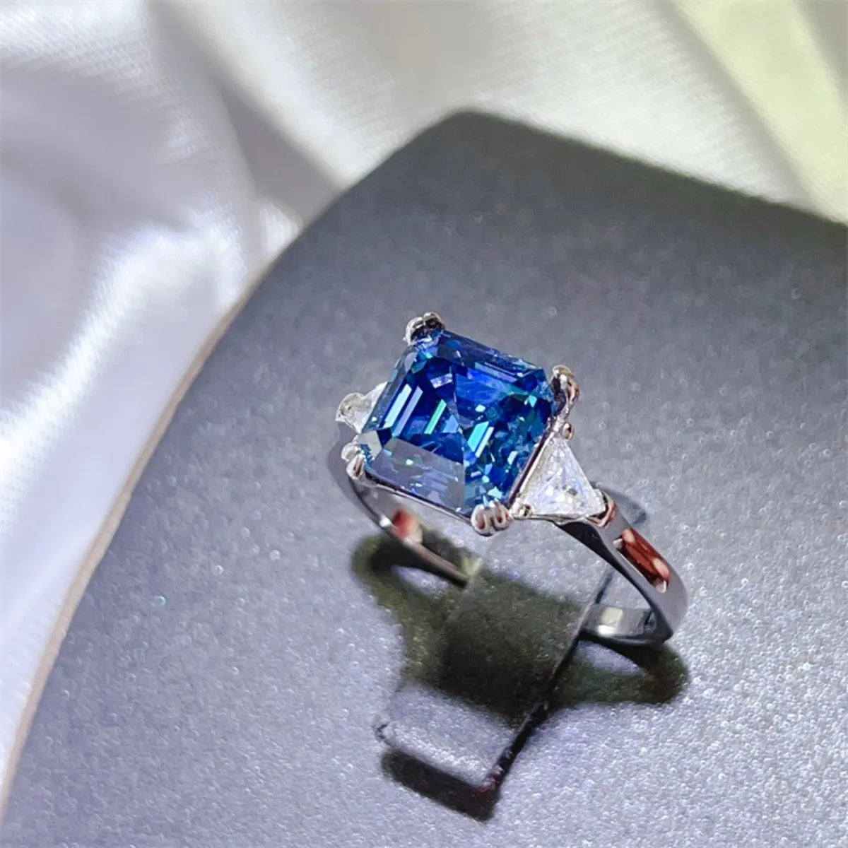 Fashorio 3 Carat Moissanite 925 Sterling Silver Ring