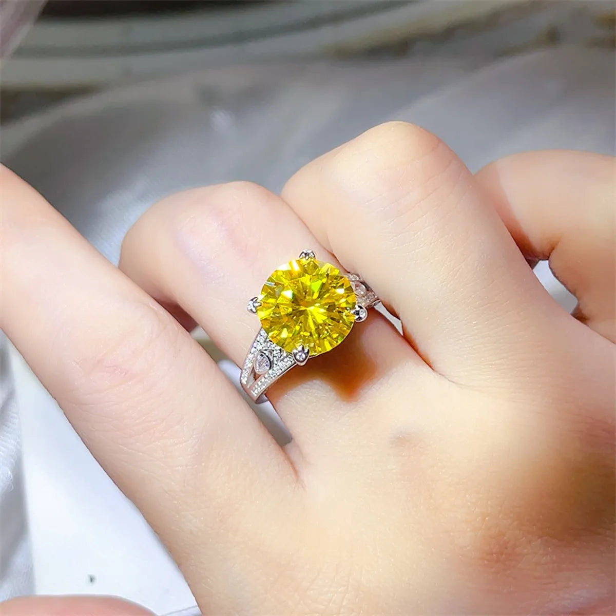 Fashorio 5 Carat Moissanite 925 Sterling Silver Ring