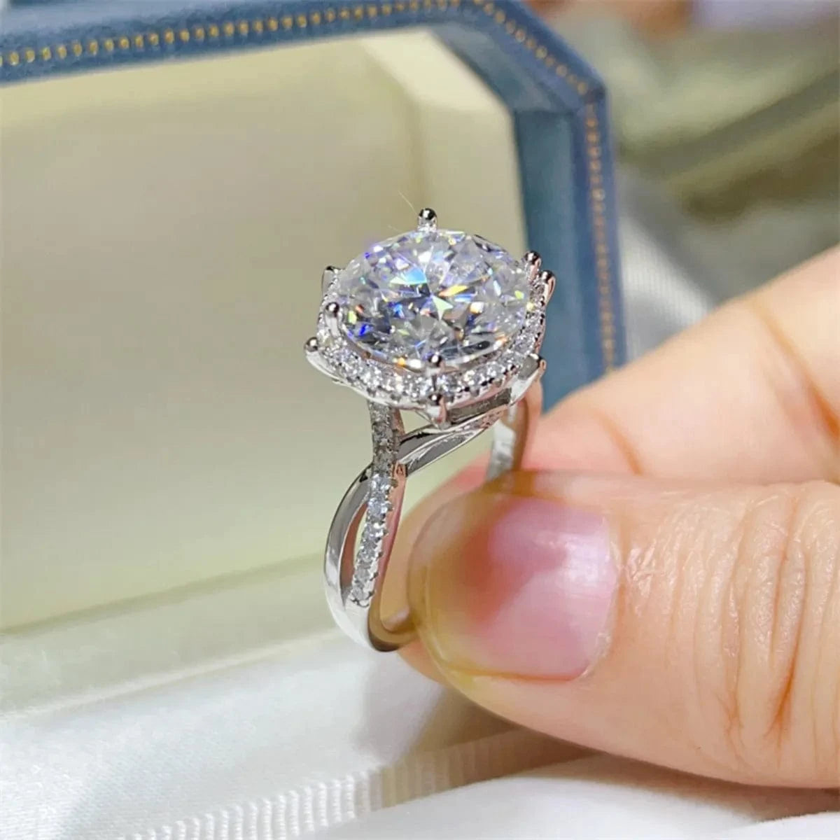 Fashorio 5 Carat Round Cut Moissanite Engagement Ring