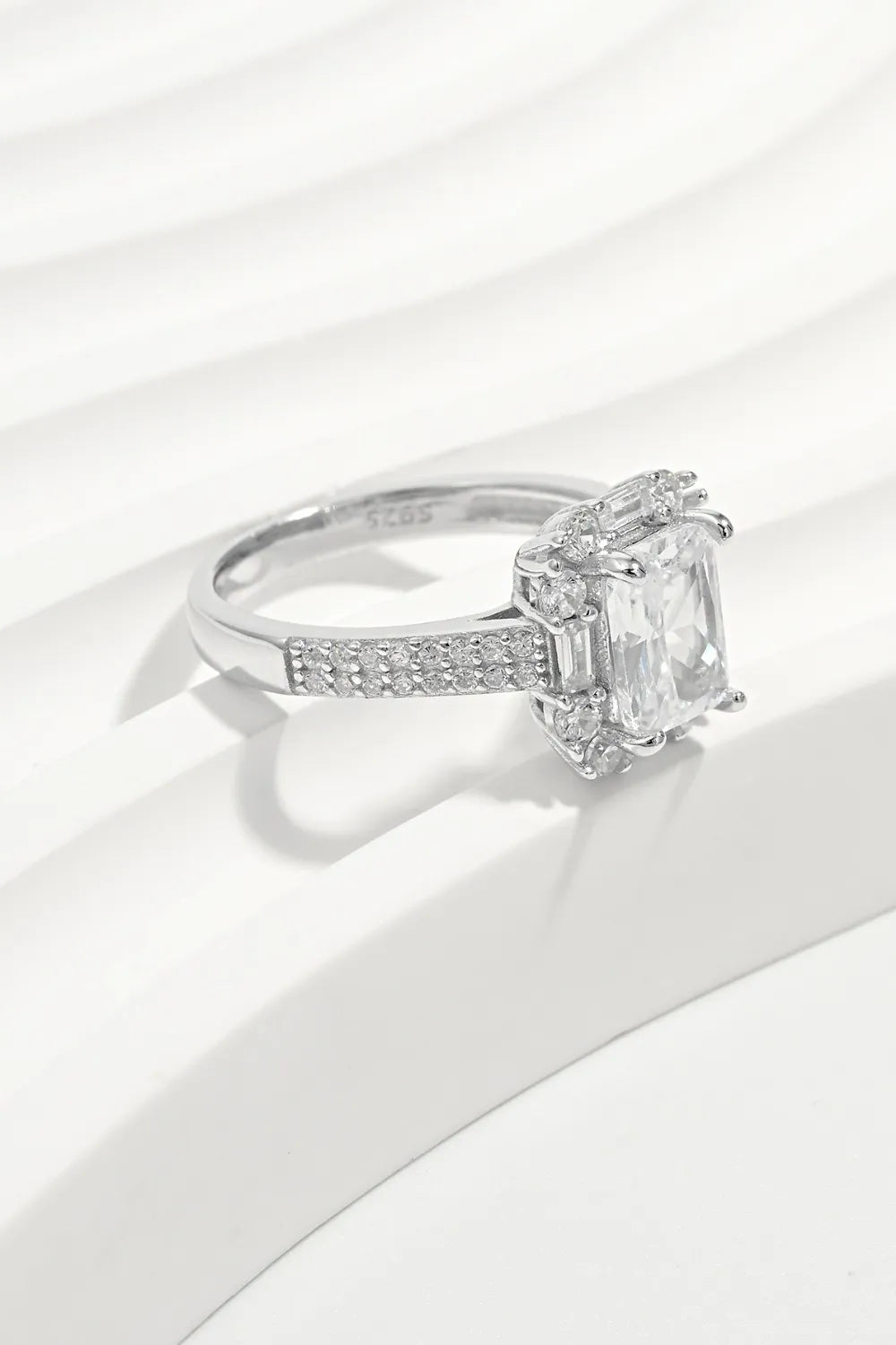 Fashorio 925 Sterling Silver Inlaid Zircon Square Ring