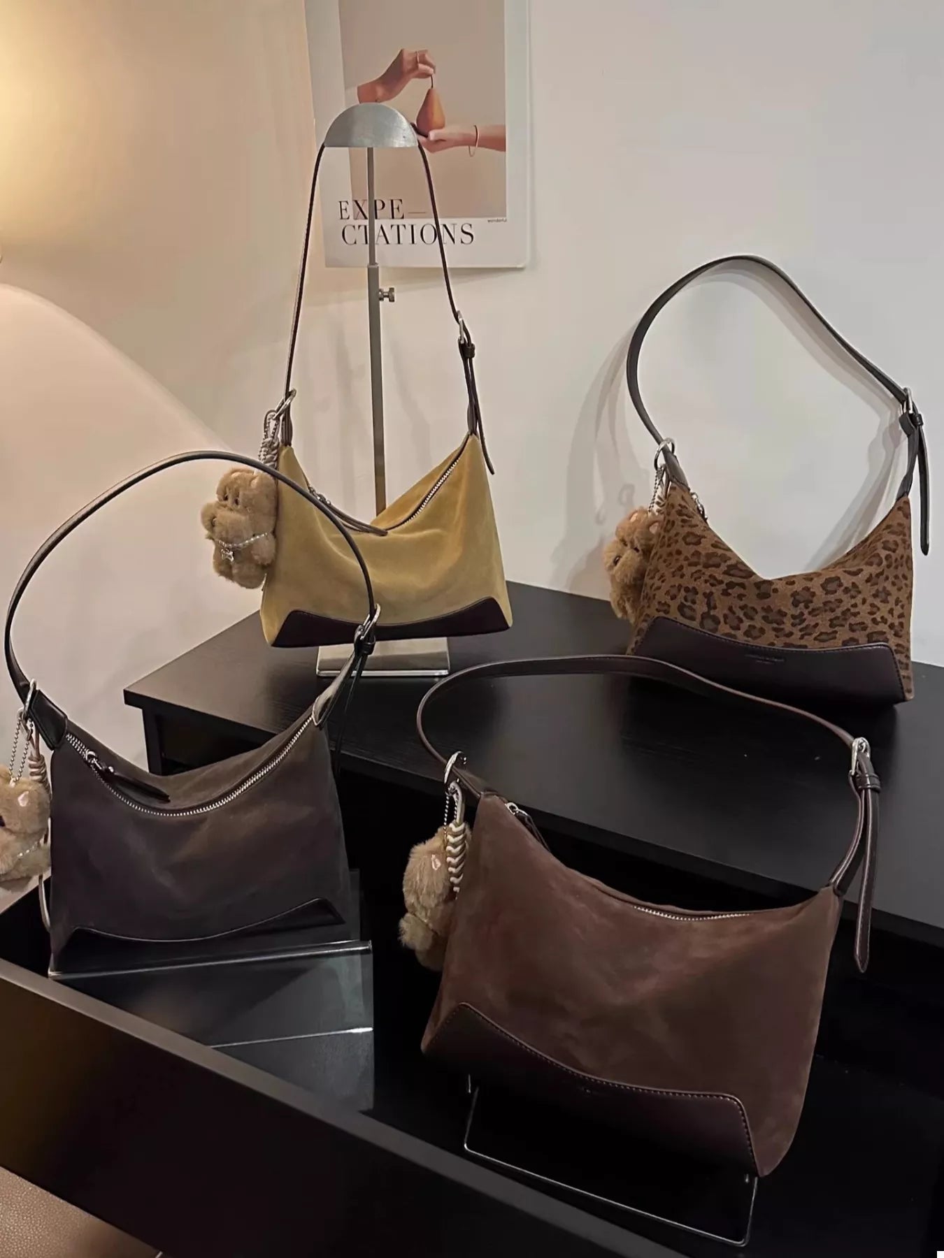 Fashorio Adjustable Strap Shoulder Bag