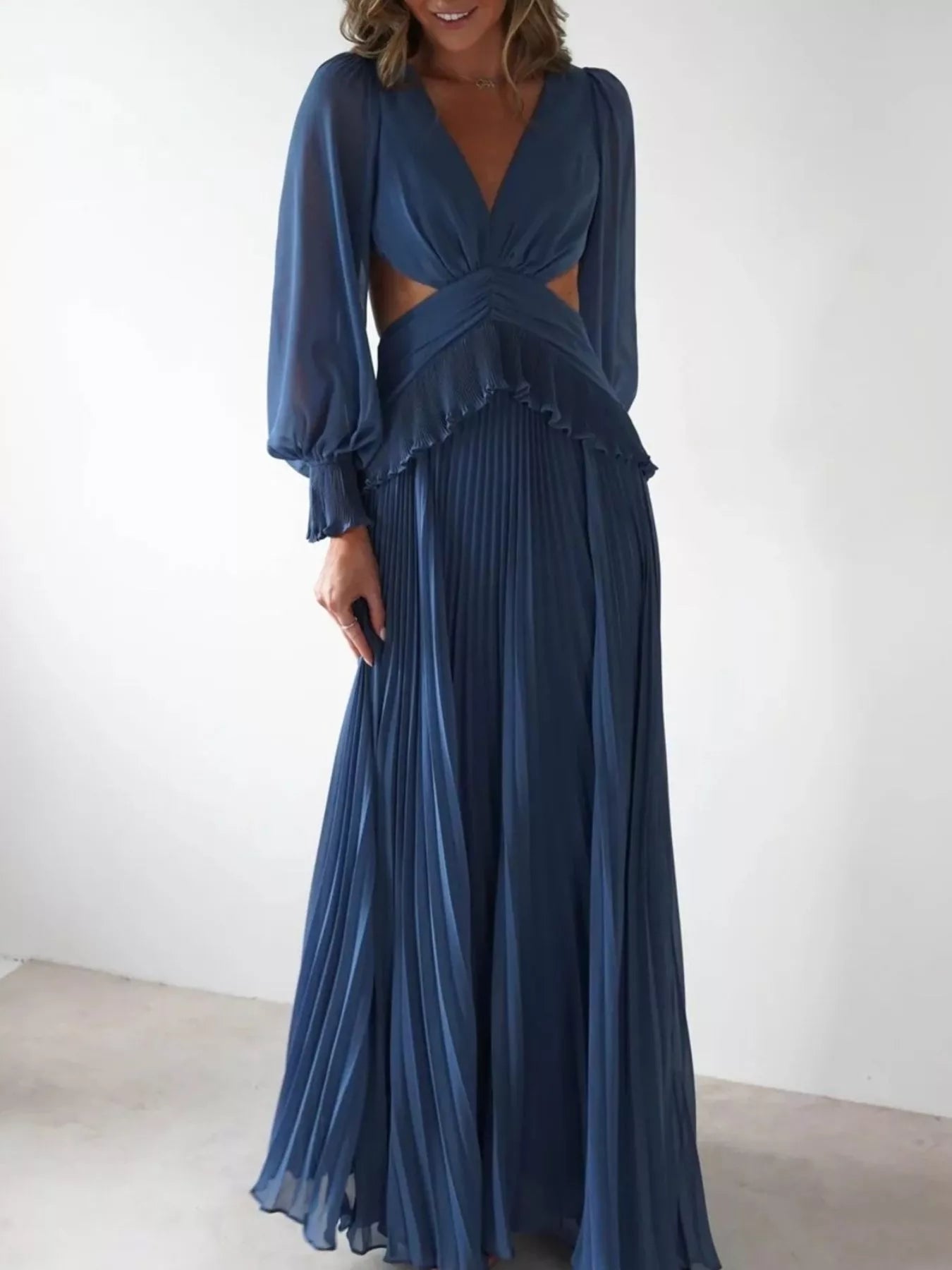 Fashorio Backless Pleated Long Sleeve Maxi Dress