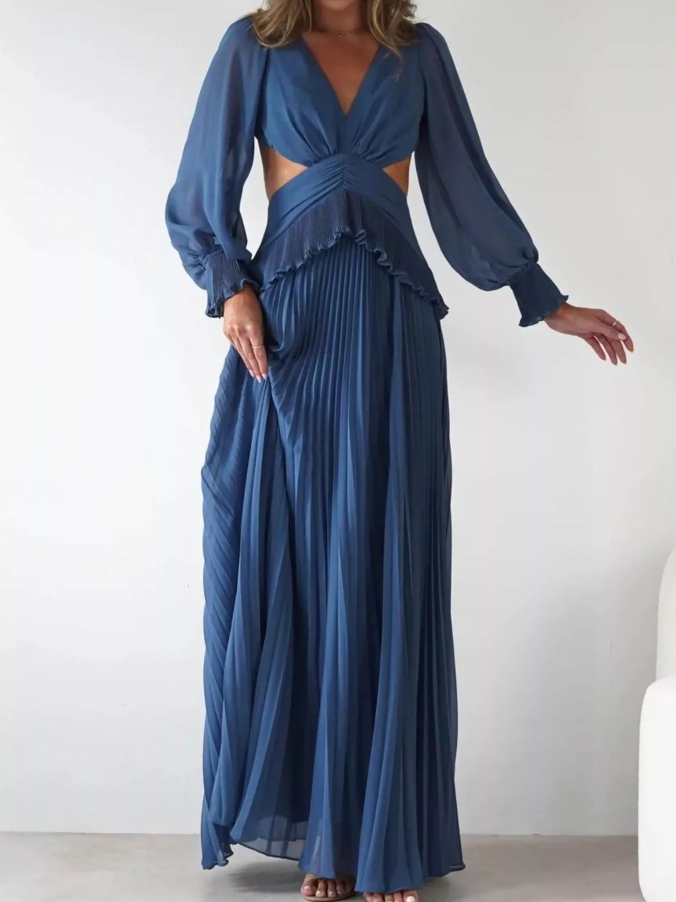 Fashorio Backless Pleated Long Sleeve Maxi Dress