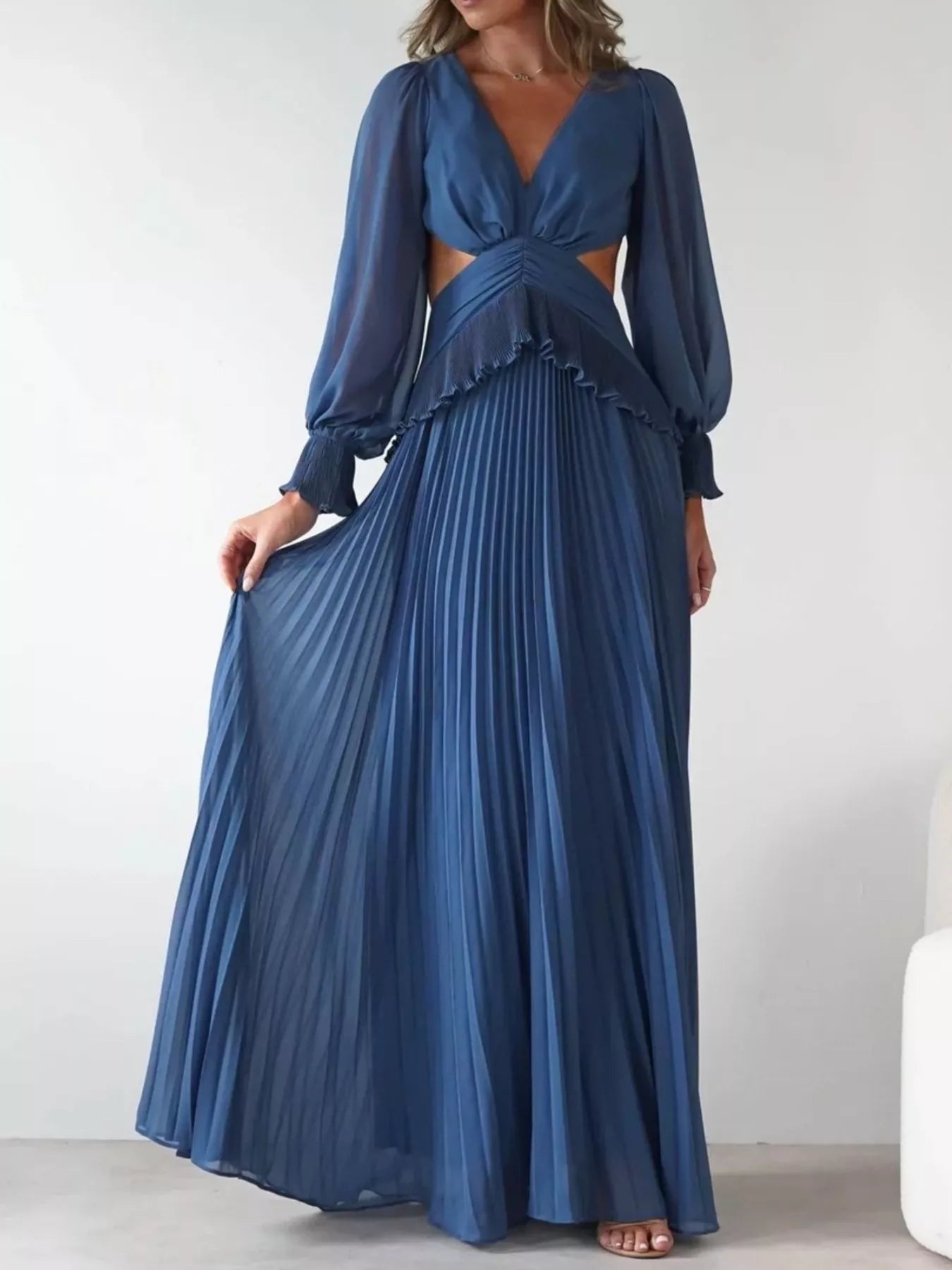 Fashorio Backless Pleated Long Sleeve Maxi Dress