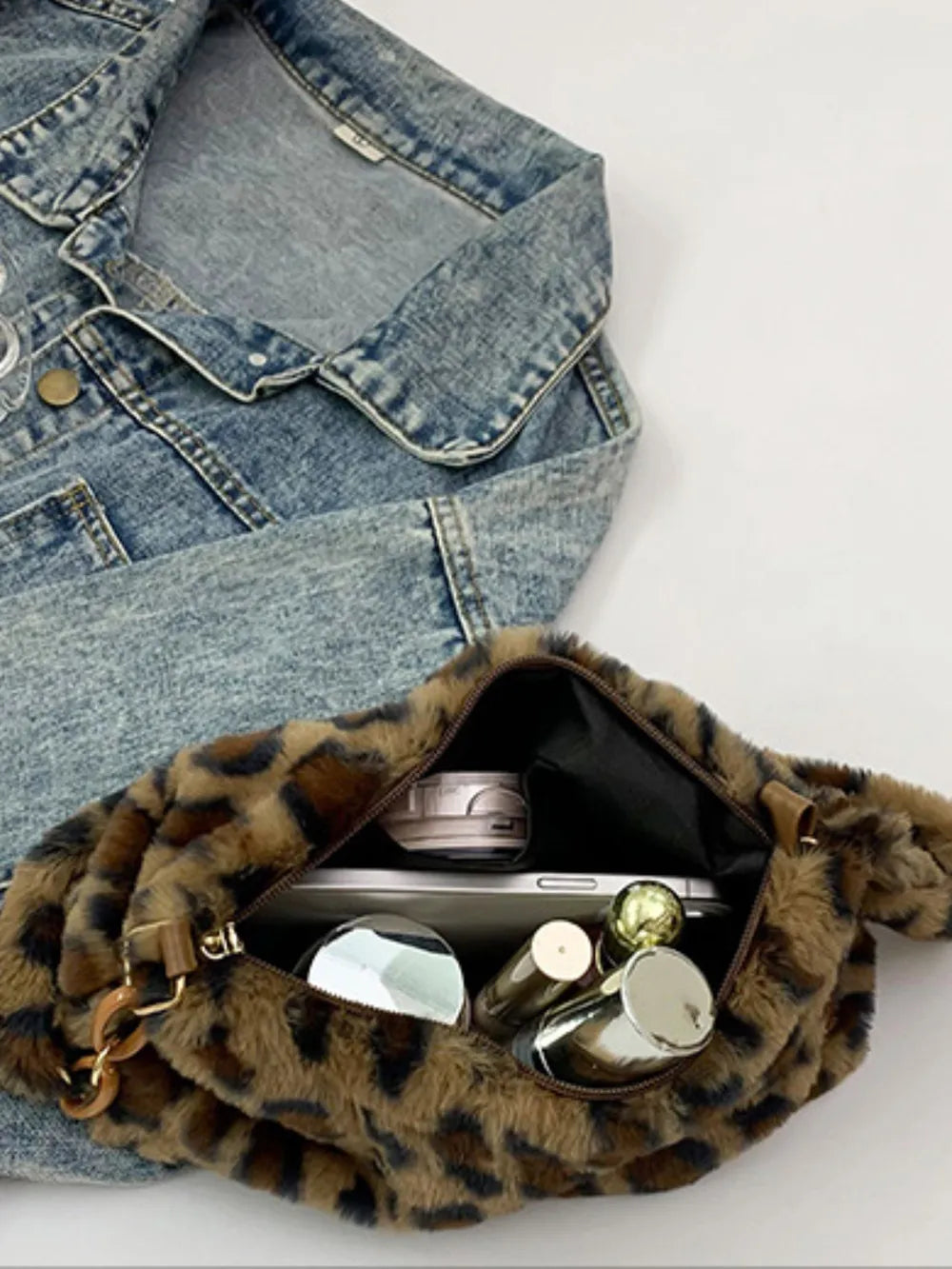 Fashorio Bags Leopard Fluff Shoulder Bag