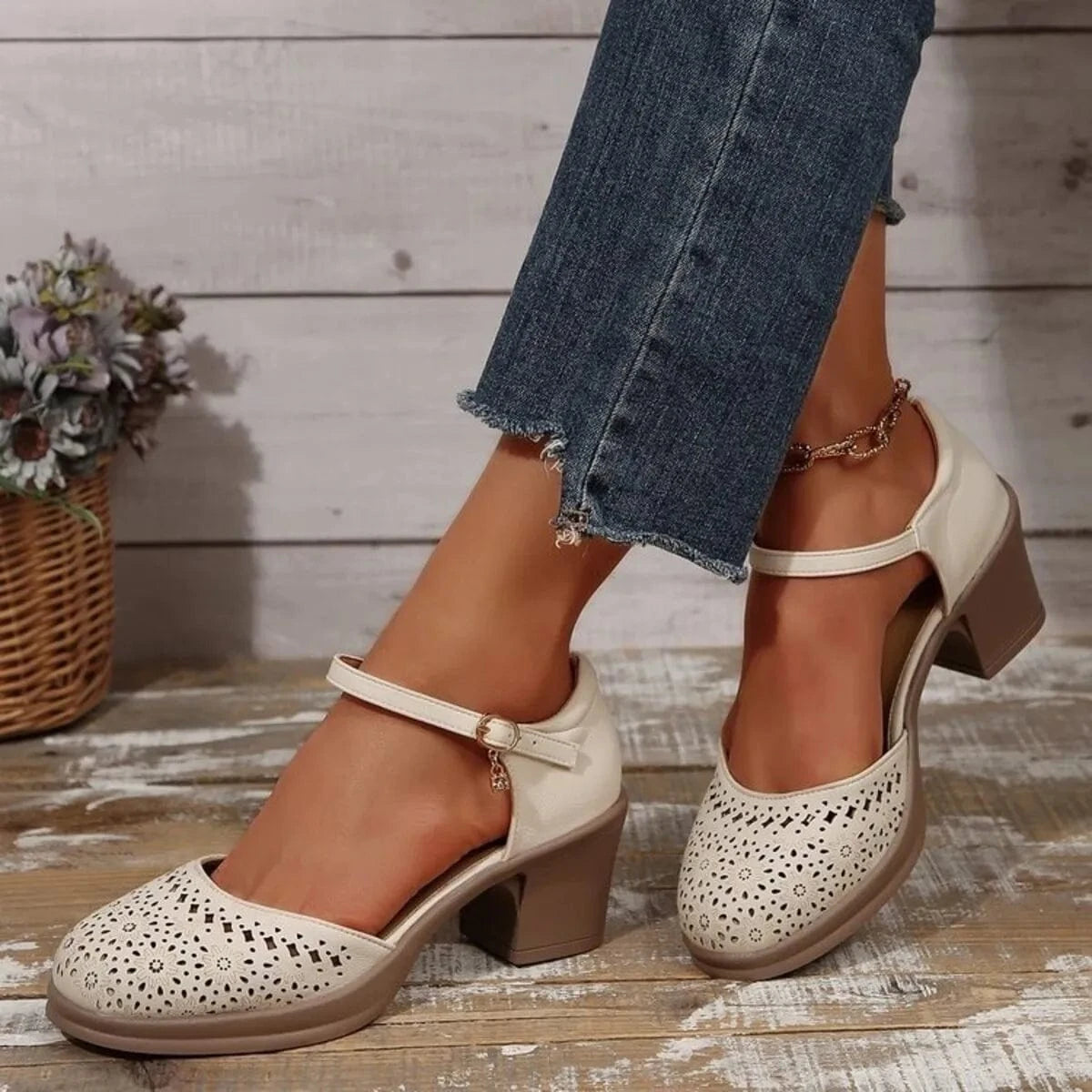 Round Toe Block Heels Pumps Beige - Fashorio