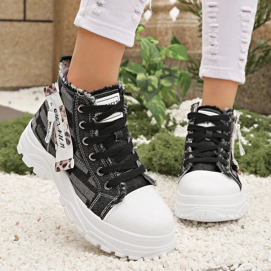Lace Up Platform Sneakers Black - Fashorio