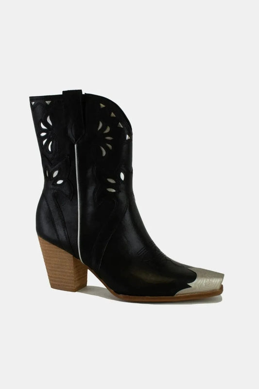 Beast Fashion Cut-Out Floral Embroidery Boots Black - Fashorio