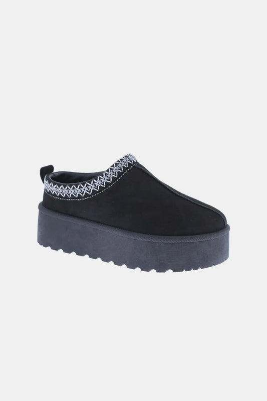 Weeboo Platform Embroidered Trim Slip-On Boots Black - Fashorio