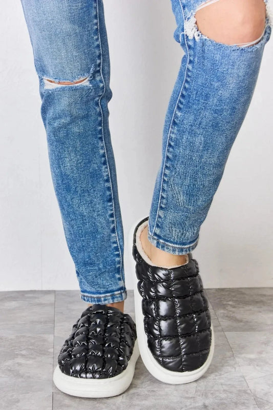 Melody Puffer Plush Slippers Black - Fashorio