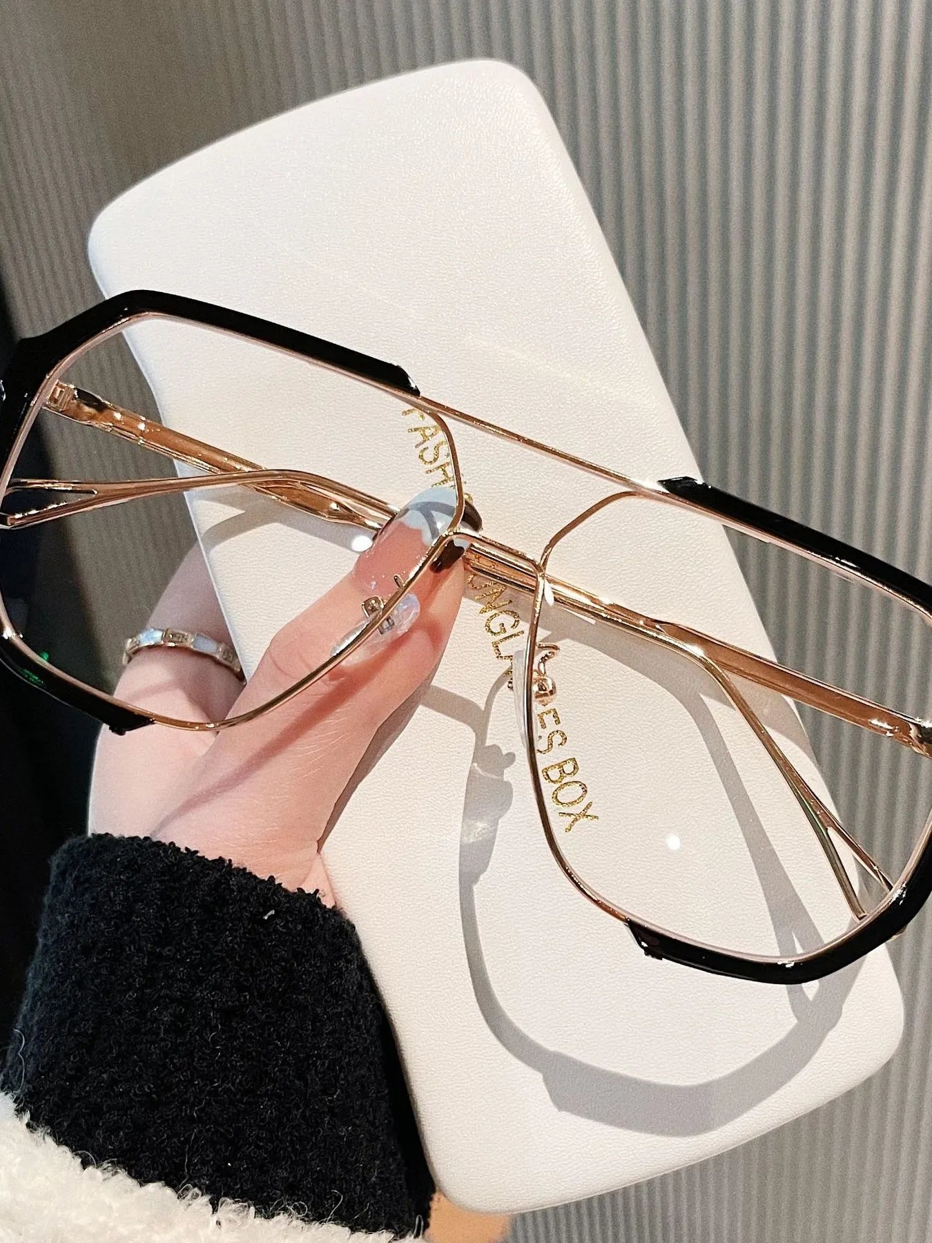 Fashorio Black Gold Frame Flat Light / onesize UV Protection Oversized Sunglasses