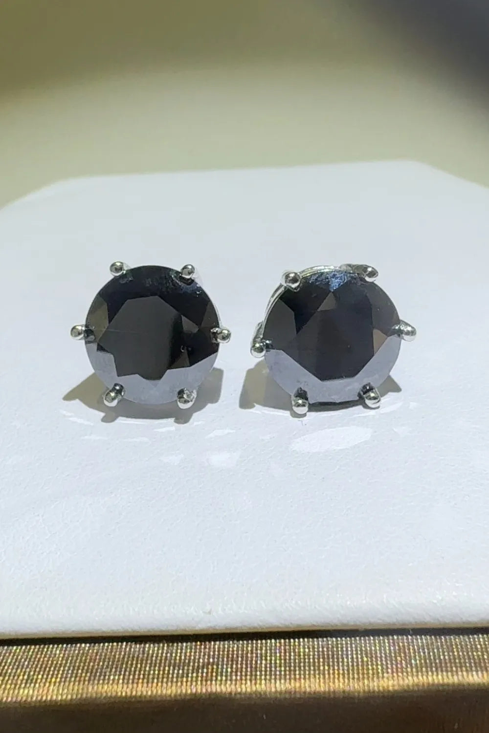 Fashorio Black / One Size 4 Carat  Moissanite 925 Sterling Silver Stud Earrings