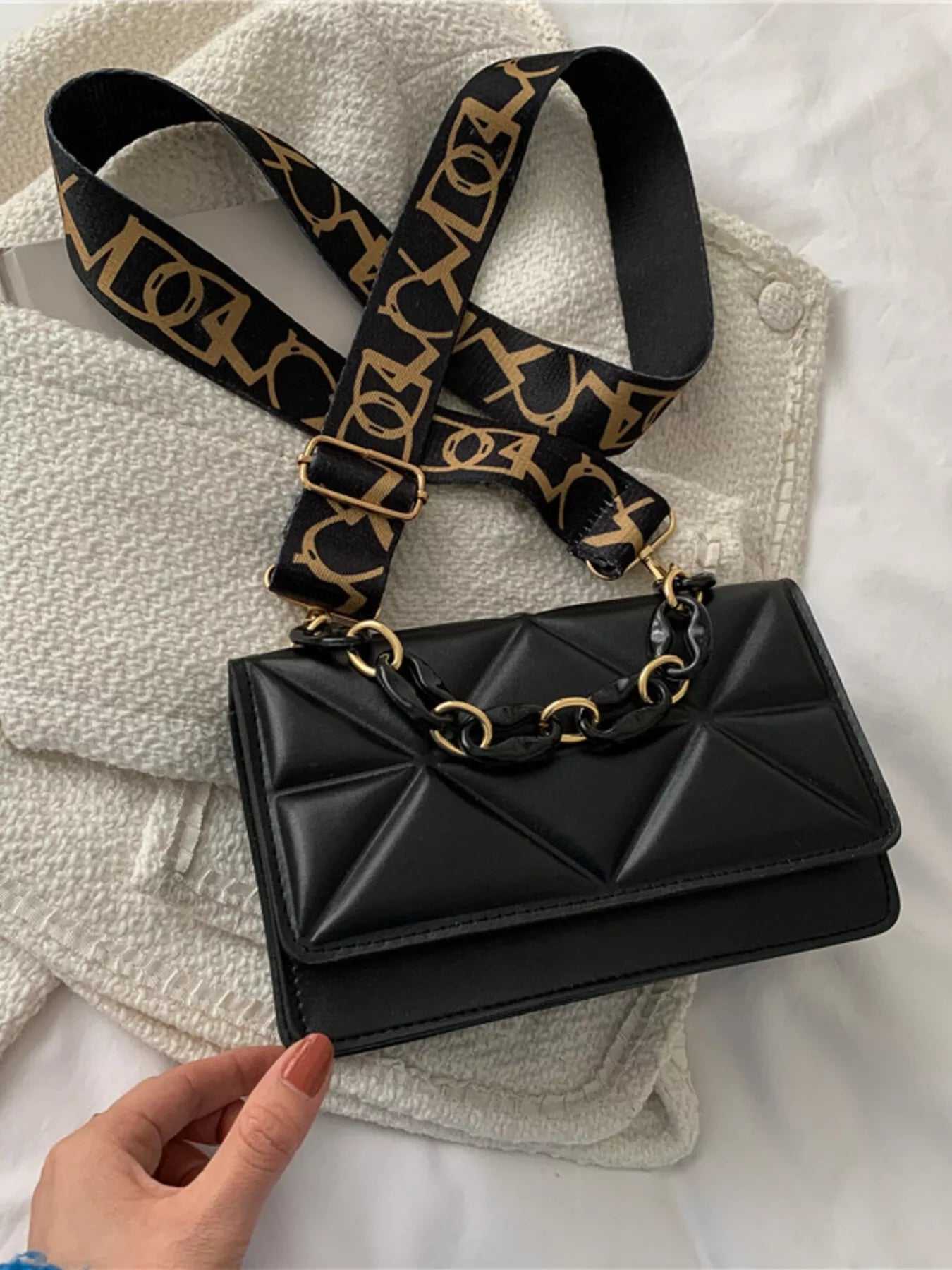 Fashorio Black / One Size Quilted Adjustable Strap Crossbody Bag