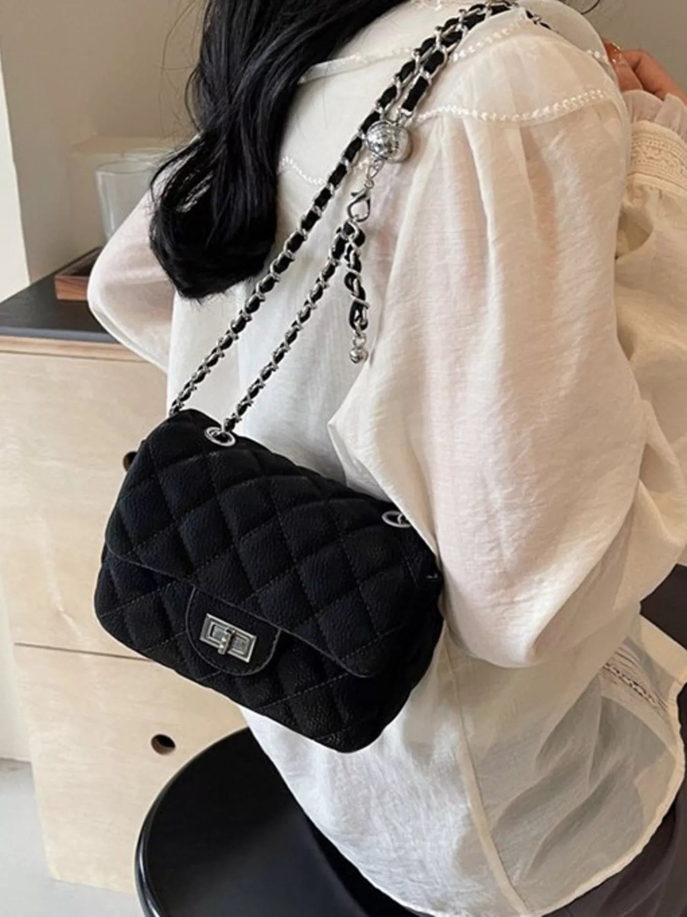 Fashorio Black / One Size Quilted Chain Crossbody Bag