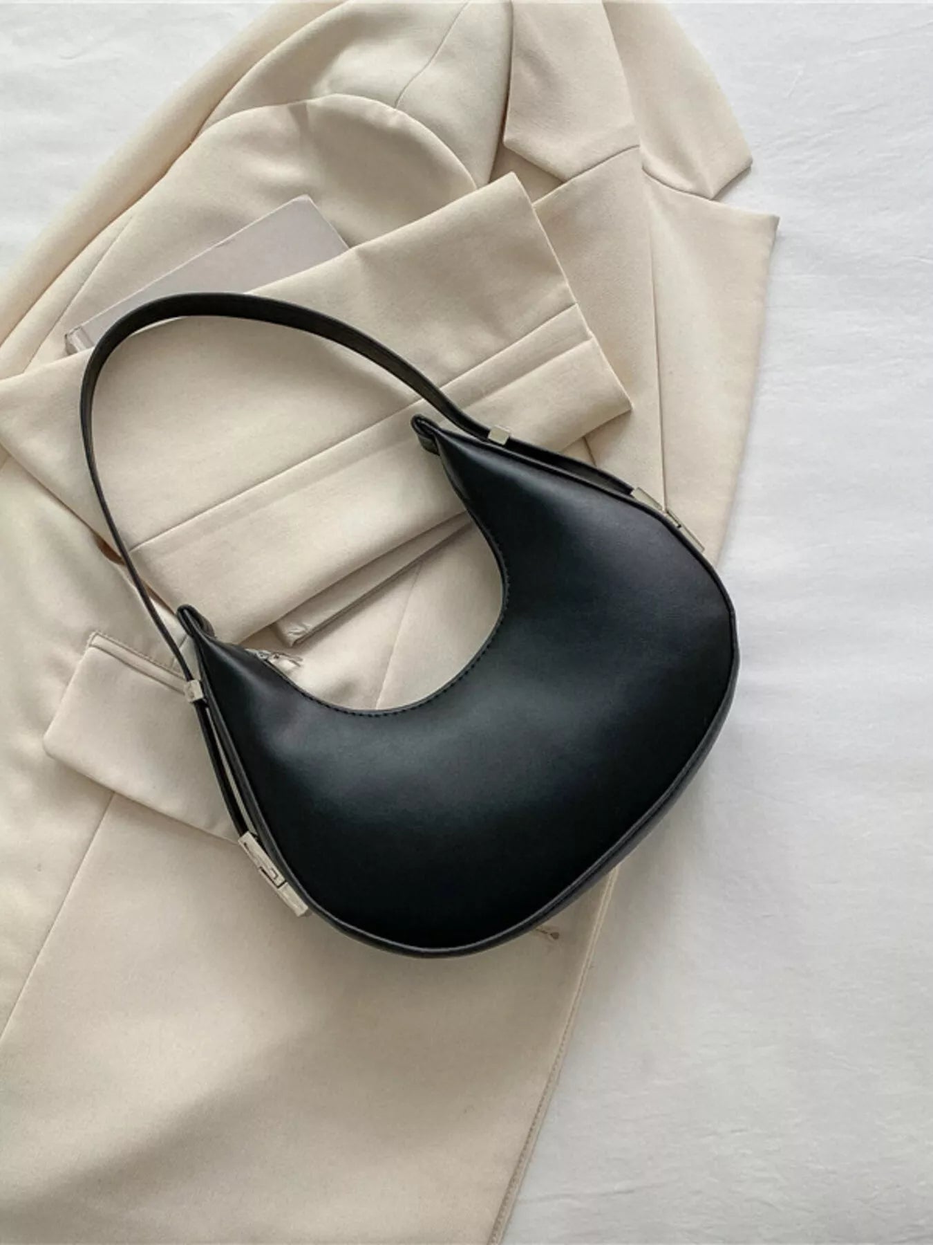 Fashorio Black / onesize Minimalist Crescent Shoulder Bag
